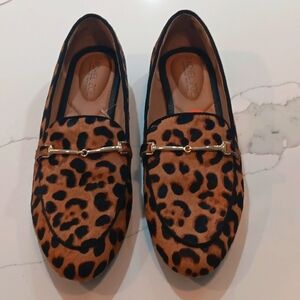 BNWOT Ladies size 9.5 Rachel Zoe animal print loafer